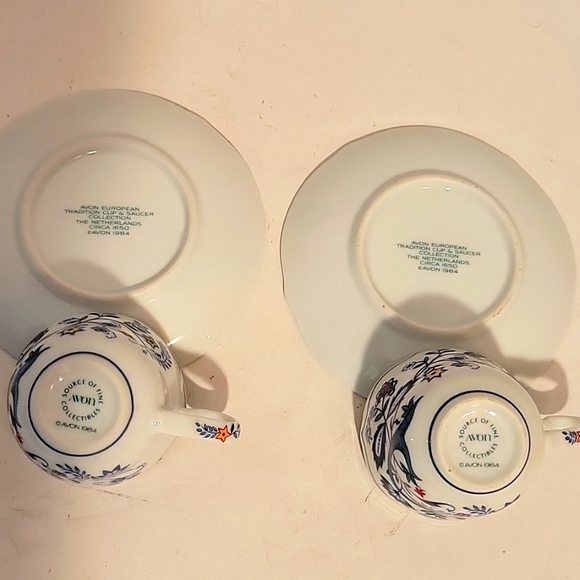VTG AVON DEMITASSE COLLECTIBLE CUP AND SAUCER SETS FLORAL DESIGN QYY 2 - Picture 4 of 5